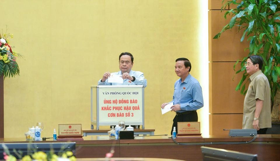 uy-ban-thuong-vu-quoc-hoi-ung-ho-dong-bao-khac-phuc-hau-qua-con-bao-so-3