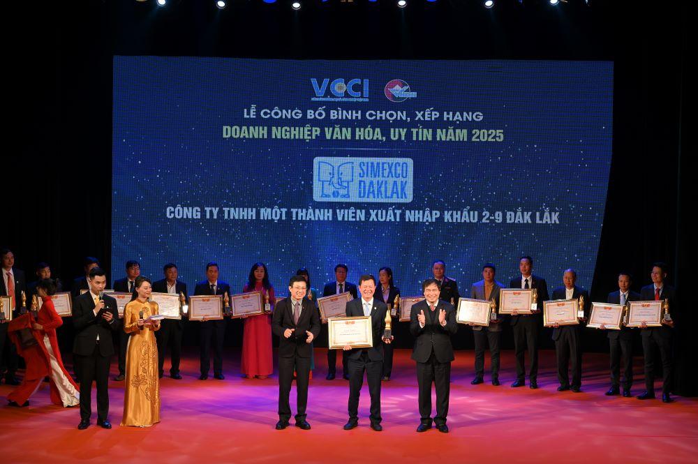 SIMEXCO DAKLAK – Top 20 Doanh nghiệp Văn hóa, Uy tín năm 2025: Khi giá trị văn hóa trở thành lợi thế cạnh tranh bền vững