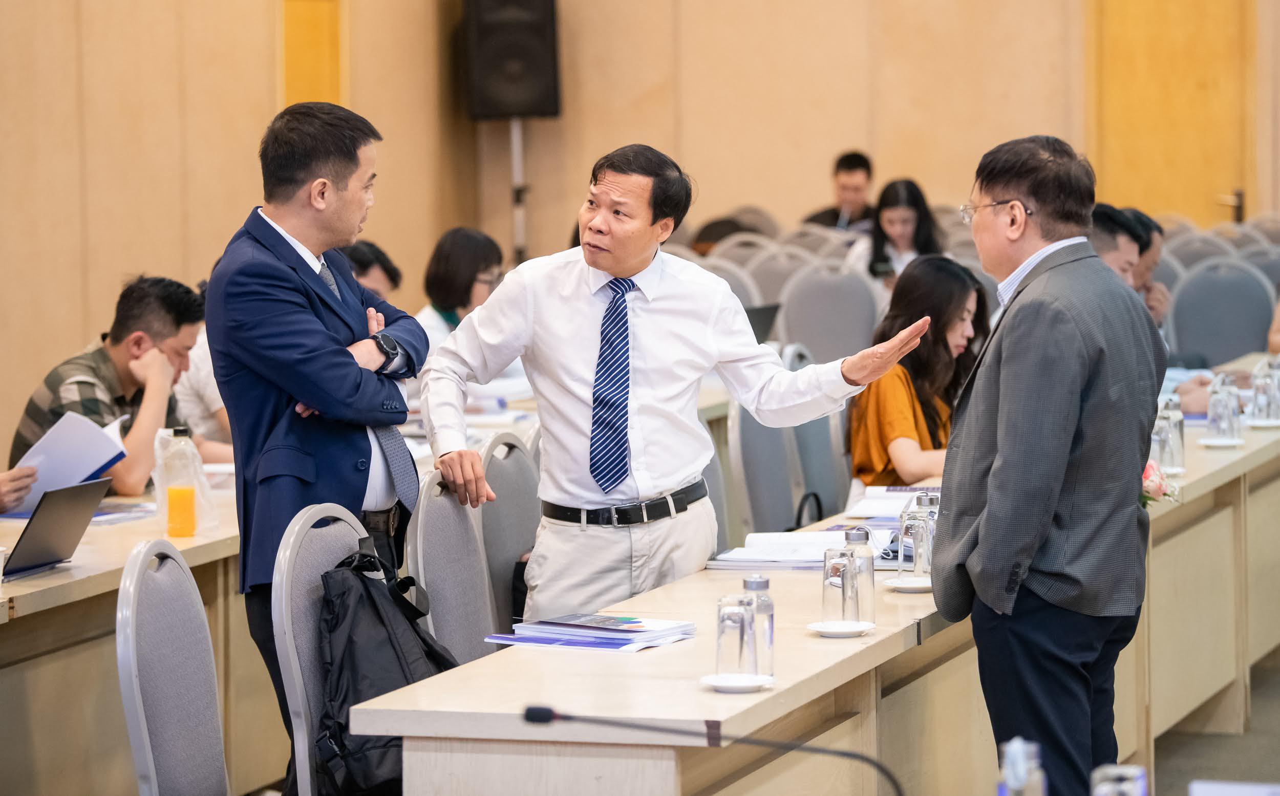 Dòng chảy pháp luật kinh doanh Việt Nam 2024 và  Báo cáo đánh giá về tiêu chuẩn và quy chuẩn kỹ thuật 22/4/2025