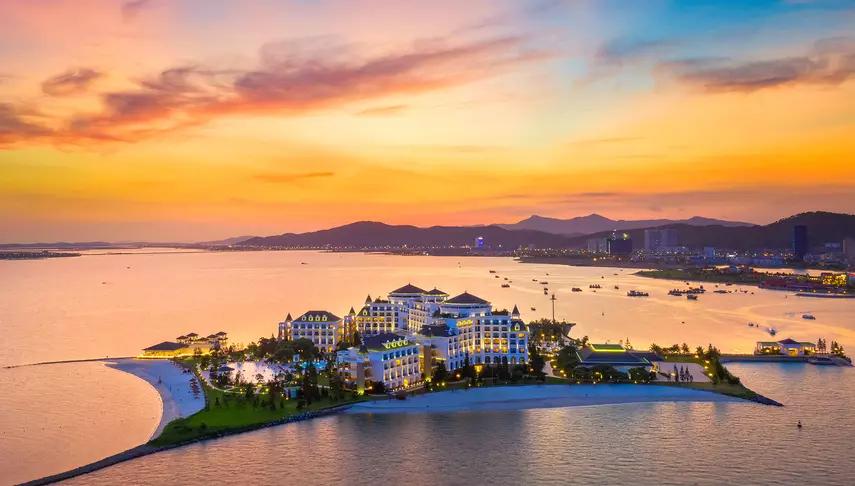vinpearl-cua-ty-phu-pham-nhat-vuong-lien-tuc-tang-von-truoc-them-niem-yet