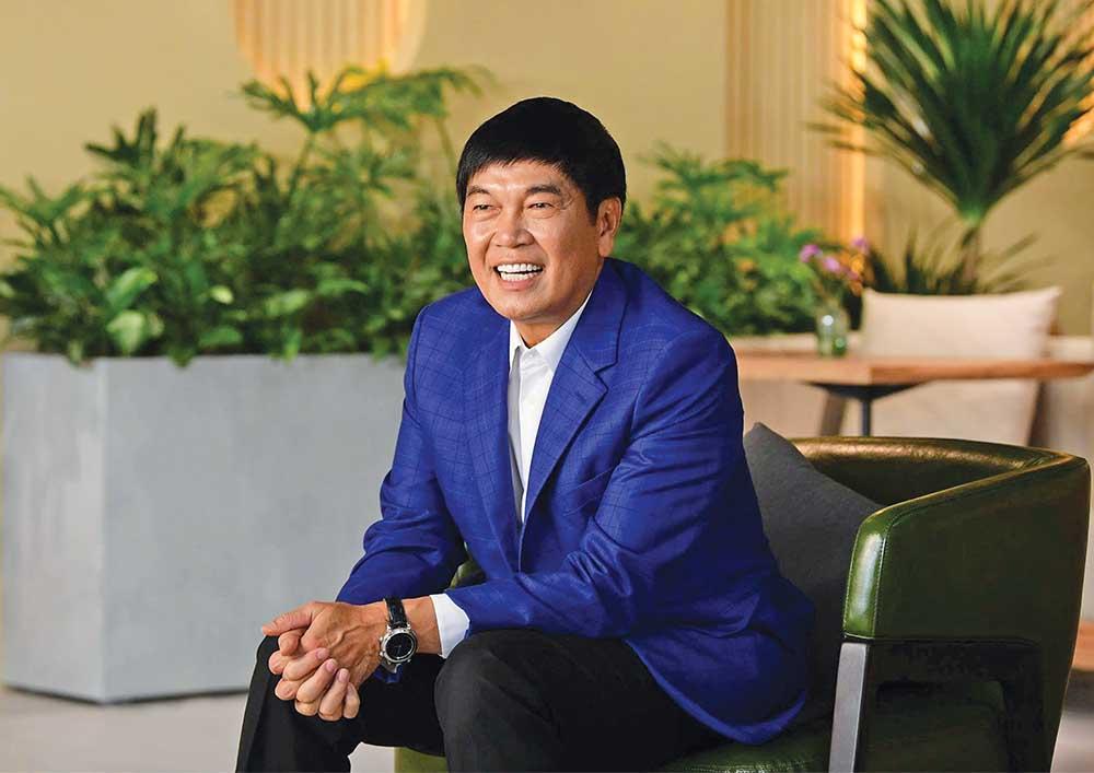 doanh-nhan-tran-dinh-long-y-chi-thep-vung-buoc-cung-non-song