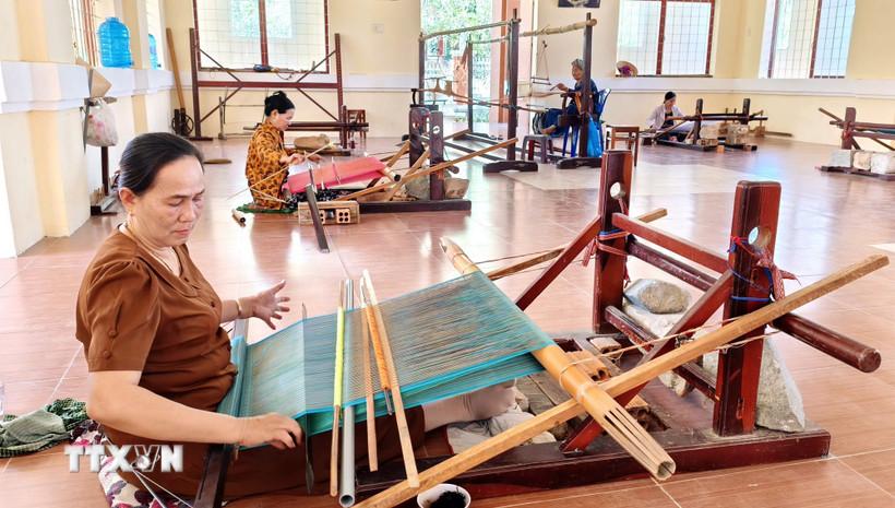 Khánh Hòa: Phát huy giá trị làng nghề Chăm gắn với phát triển du lịch