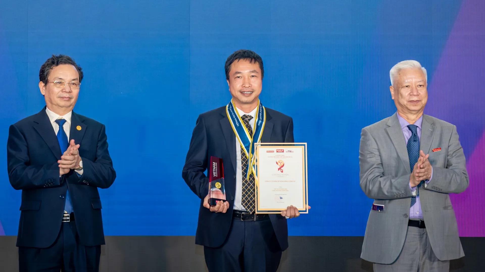 tt-energy-cua-bau-hien-duoc-vinh-danh-thuong-hieu-manh-tang-truong-xanh-2025