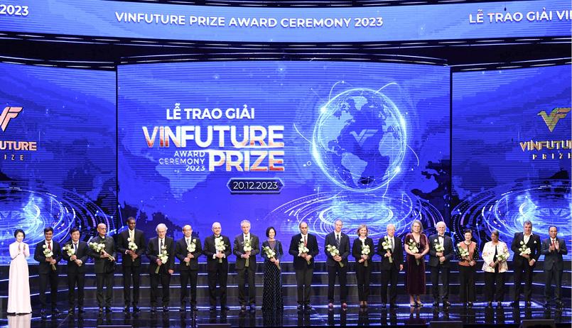 Doanh nhân, trí thức và kinh tế tri thức