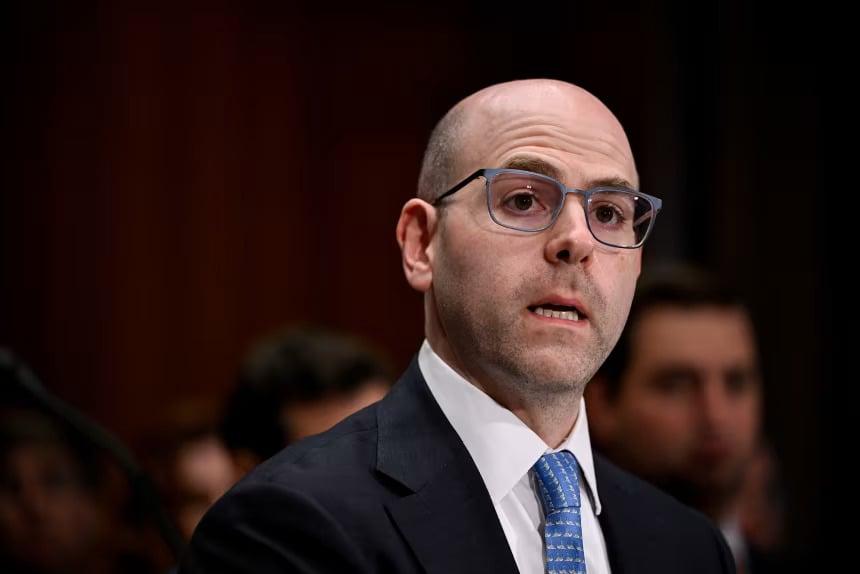 cuu-co-van-cua-ong-trump-keu-goi-fed-tiep-tuc-ha-lai-suat