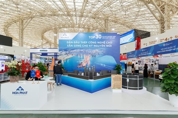 hoa-phat-gioi-thieu-mau-thep-ray-cao-toc-tai-trien-lam-duong-sat-quoc-te