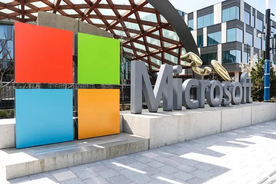 tu-microsoft-toi-nissan-cuoc-dai-thanh-loc-nhan-su-lan-rong-toan-cau