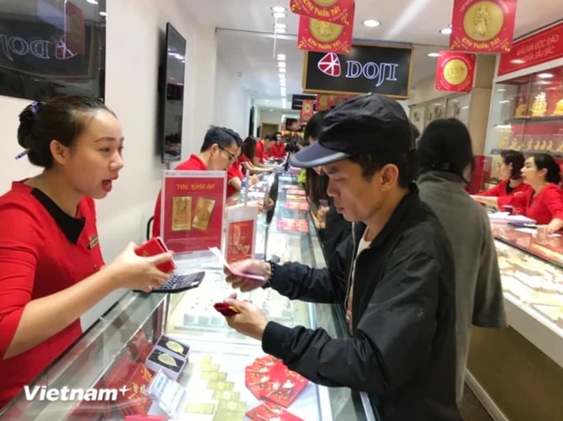 Tỷ giá ngân hàng giảm mạnh, giá vàng trong nước đồng loạt trên 88 triệu đồng