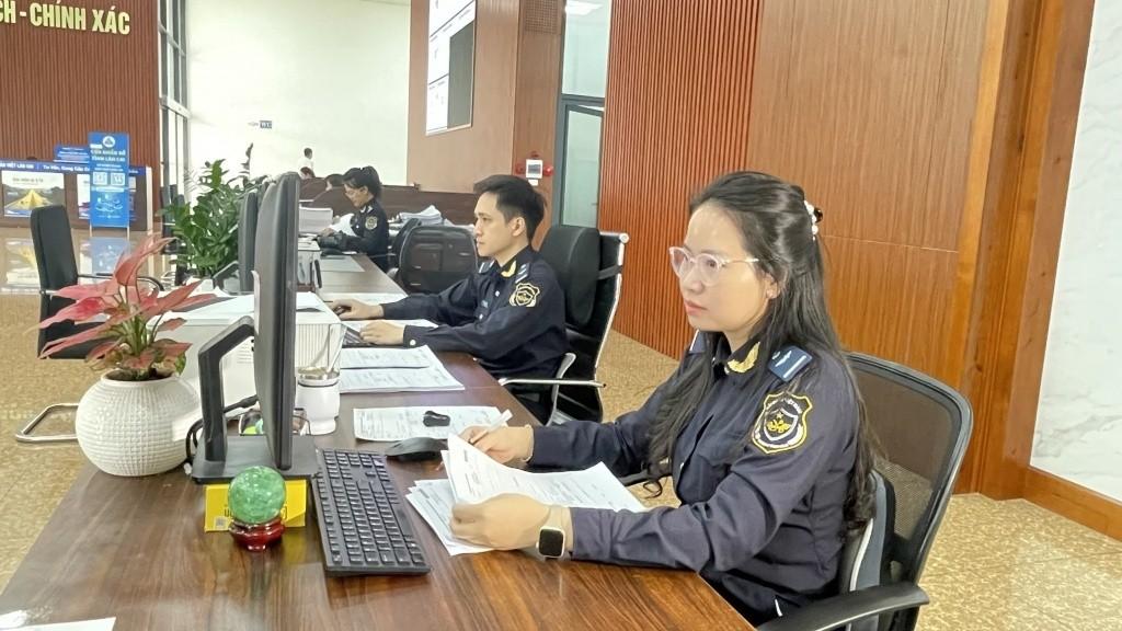 chuyen-doi-du-lieu-ve-cong-nghe-thong-tin-hai-quan-xong-truoc-153