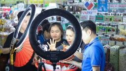 Siết quản lý thuế thương mại điện tử bằng luật mới