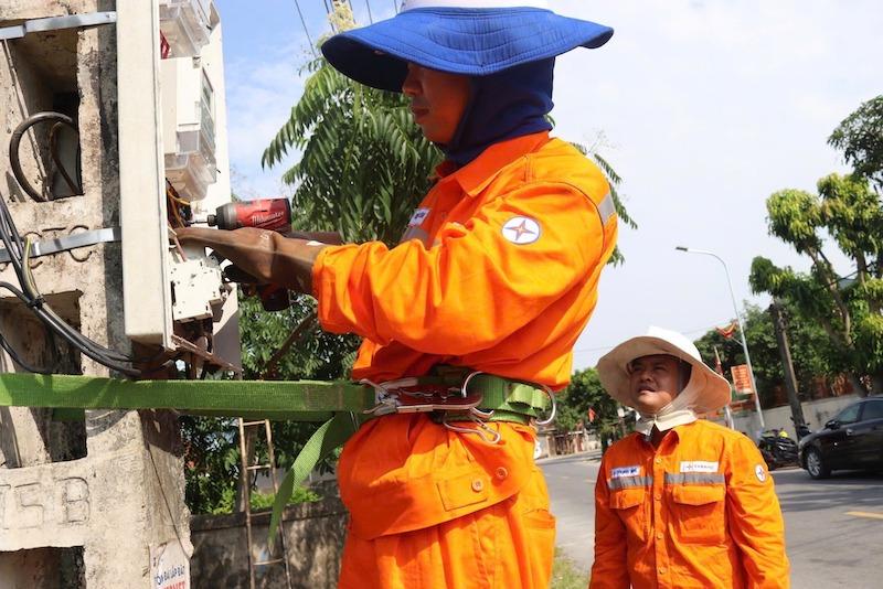 nhiet-dien-than-van-chiem-568-san-luong-dien-tieu-thu-cua-ca-nuoc