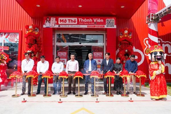 central-retail-viet-nam-khai-truong-sieu-thi-go-go-cong-tay