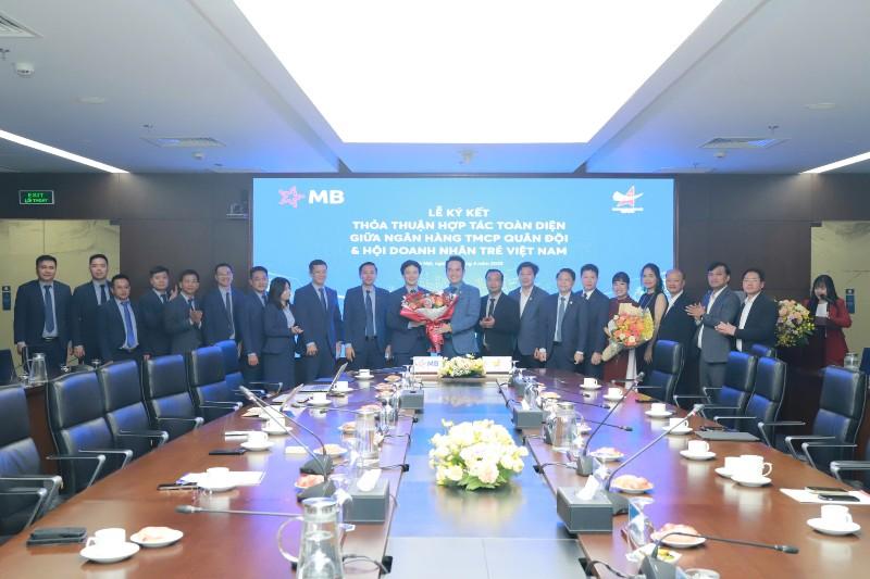 hoi-doanh-nhan-tre-viet-nam-ky-ket-hop-tac-toan-dien-voi-ngan-hang-mb