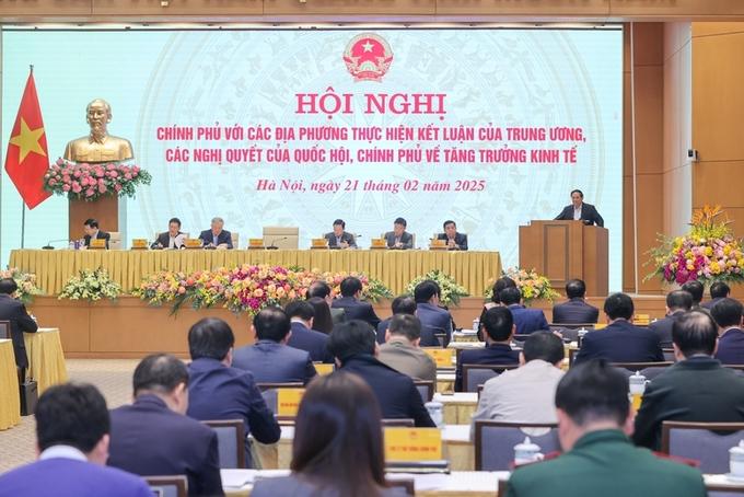 Thủ tướng: Tất cả bộ ngành, địa phương phải tăng trưởng trên 8%