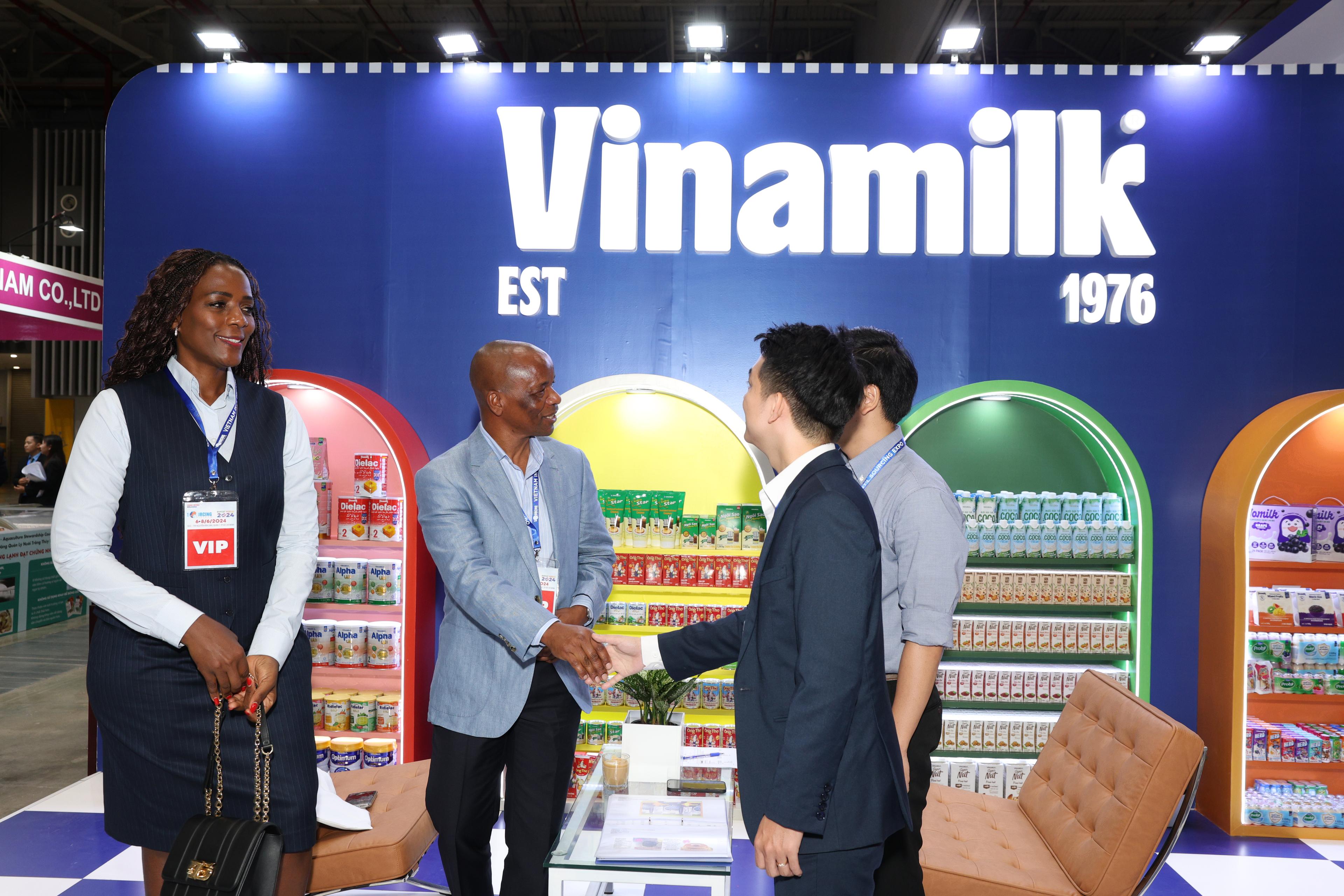 vinamilk-tu-thuong-hieu-sua-quoc-dan-den-gia-tri-ty-do-trong-top-10-the-gioi