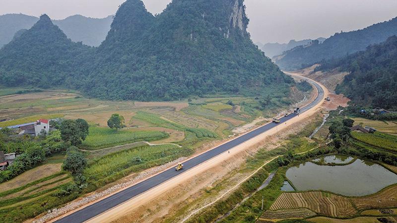 don-song-dau-tu-cong-vao-du-an-ha-tang-chien-luoc