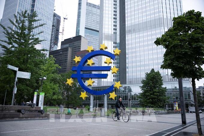 ecb-co-them-dong-luc-de-cat-giam-lai-suat