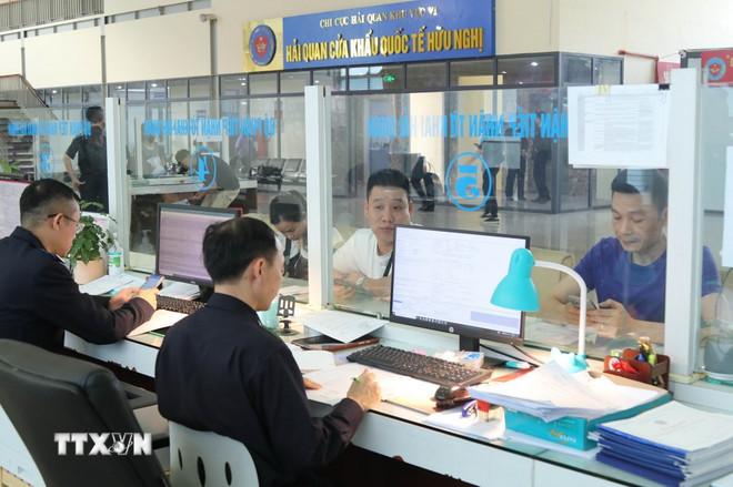hang-loat-chinh-sach-moi-lien-quan-den-kinh-te-co-hieu-luc-tu-19