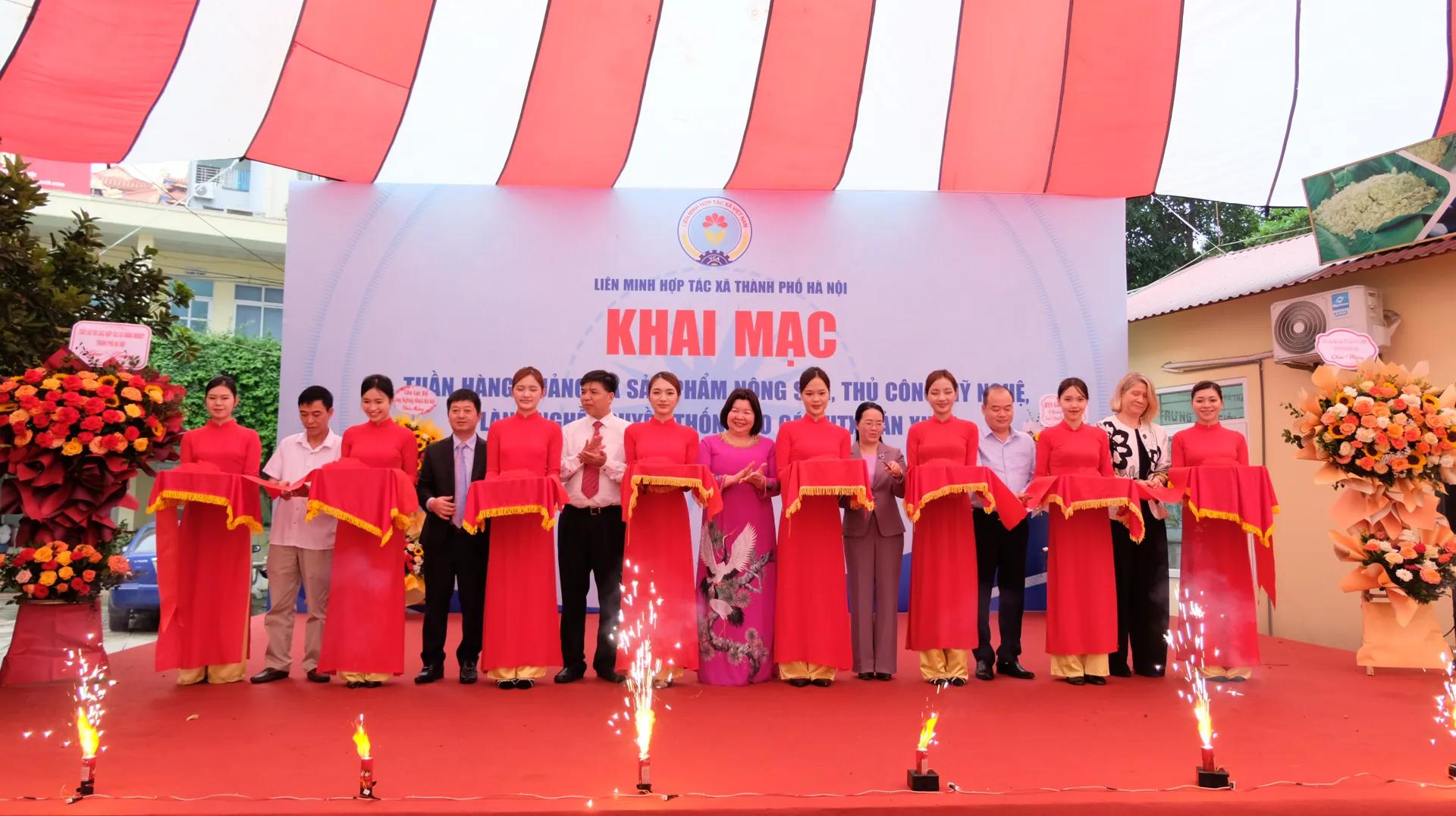 Liên minh Hợp tác xã TP Hà Nội - khẳng định vai trò “bà đỡ” trong xúc tiến thương mại