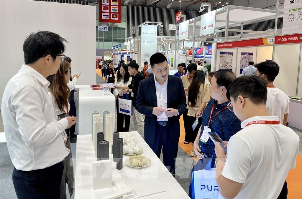 Hơn 300 doanh nghiệp tham gia Triển lãm quốc tế ASEAN về ngành gốm sứ và đá