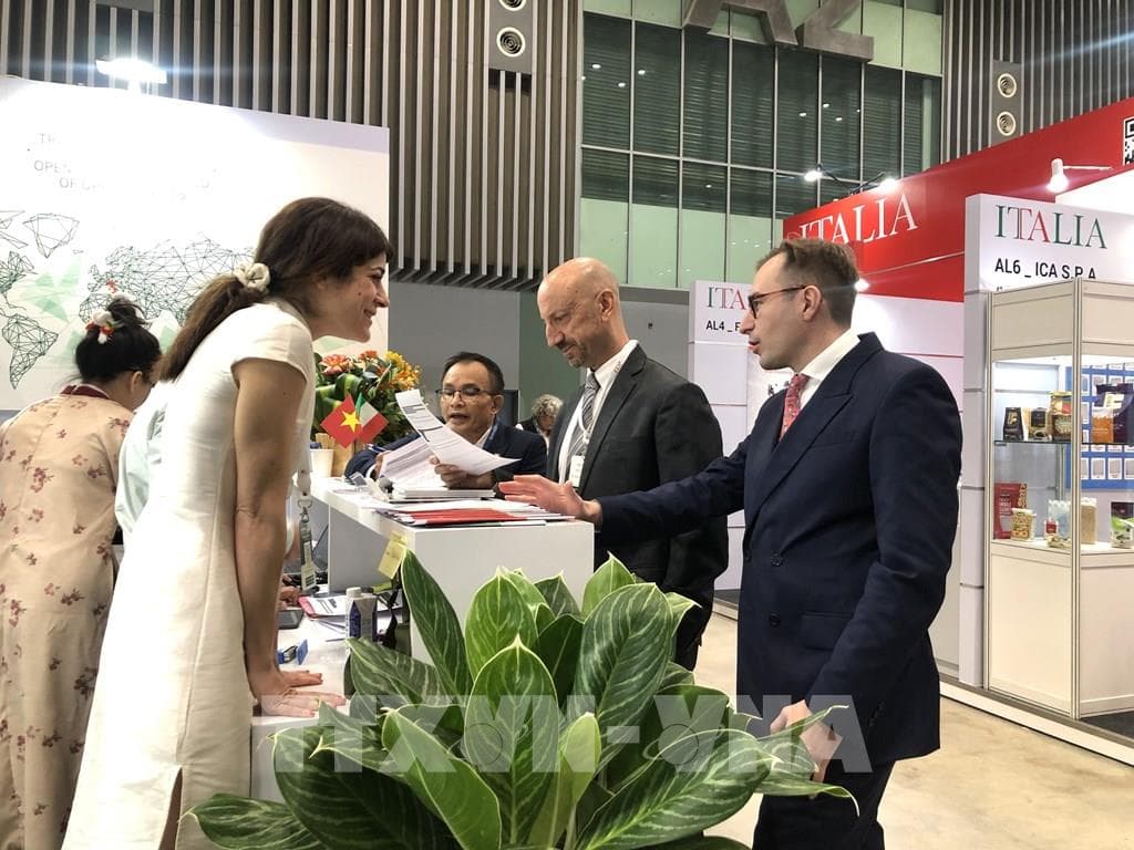 doanh-nghiep-italy-gioi-thieu-giai-phap-dong-goi-bao-bi-than-thien-moi-truong