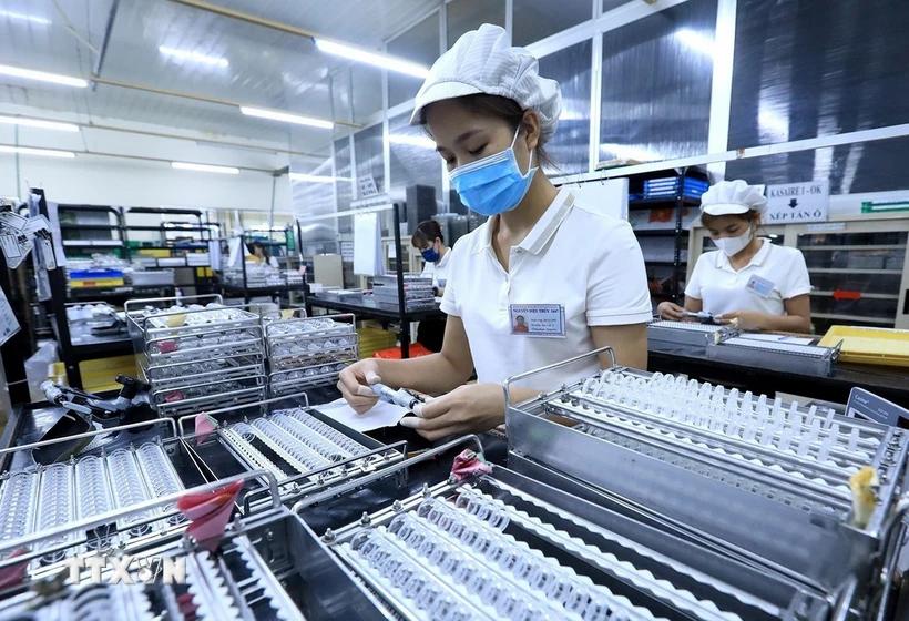 adb-nang-du-bao-tang-truong-kinh-te-viet-nam