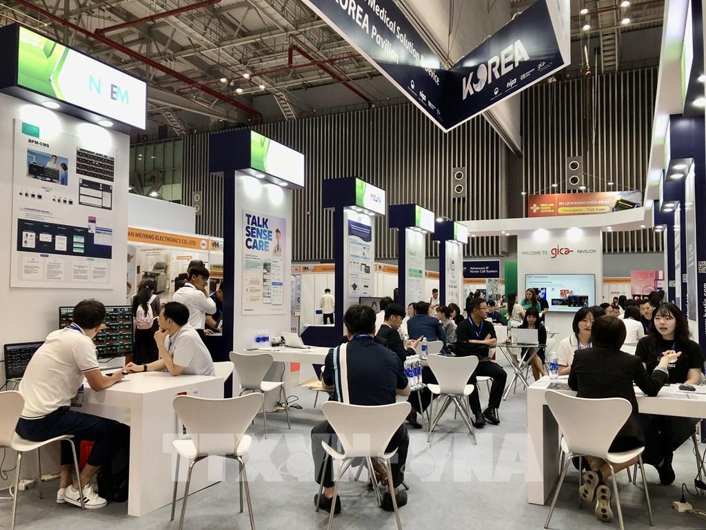 Khai mạc chuỗi triển lãm công nghiệp - y dược quốc tế 2025