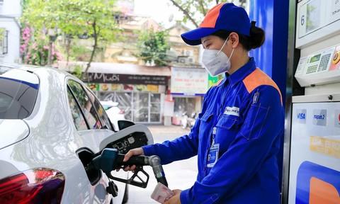 Doanh nghiệp muốn tự quyết giá xăng dầu, Bộ Công thương nói cần lộ trình