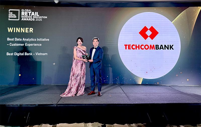 techcombank-ba-nam-lien-tiep-la-ngan-hang-so-tot-nhat-viet-nam-do-the-digital-banker-binh-chon