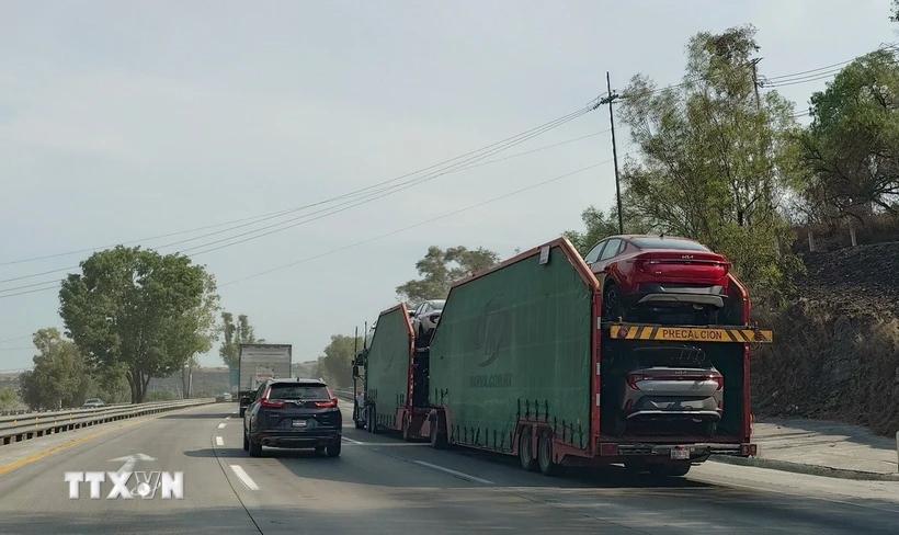 Tổng thống Mỹ xem xét miễn trừ thuế quan đối với các nhà sản xuất ôtô