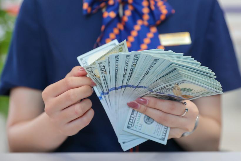 Tỷ giá USD tăng mạnh: Áp lực lên doanh nghiệp nhưng chưa vượt tầm kiểm soát