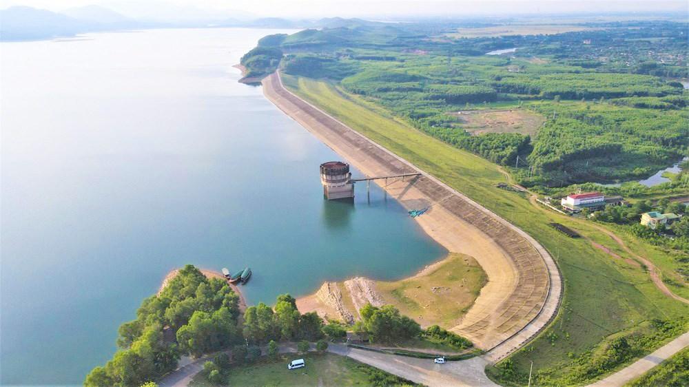 ha-tinh-can-danh-thuc-mo-vang-duoi-long-ho