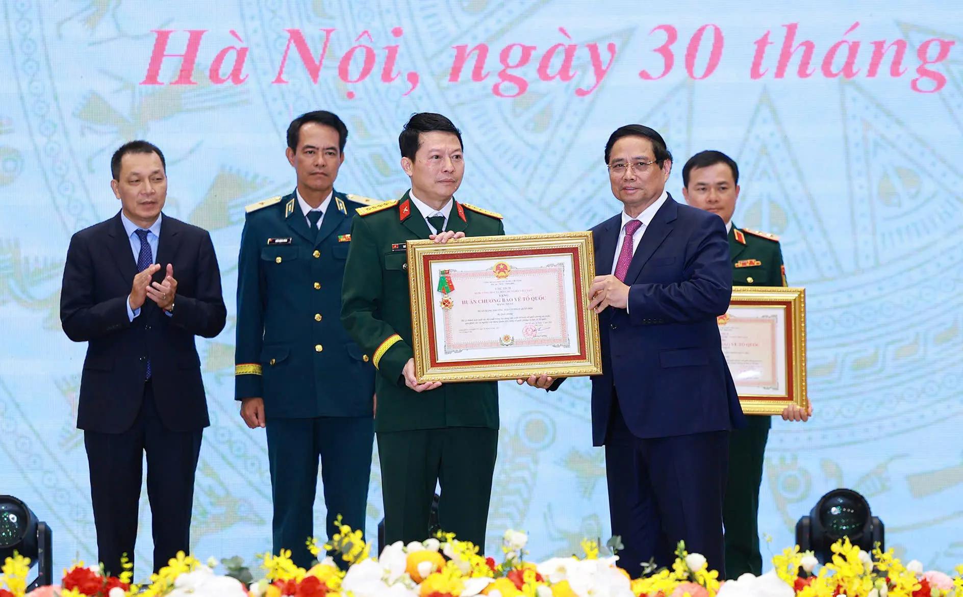 MB vinh dự đón nhận Huân chương Bảo vệ Tổ quốc hạng Nhất tại Hội nghị “80 năm Doanh nghiệp đồng hành cùng đất nước”
