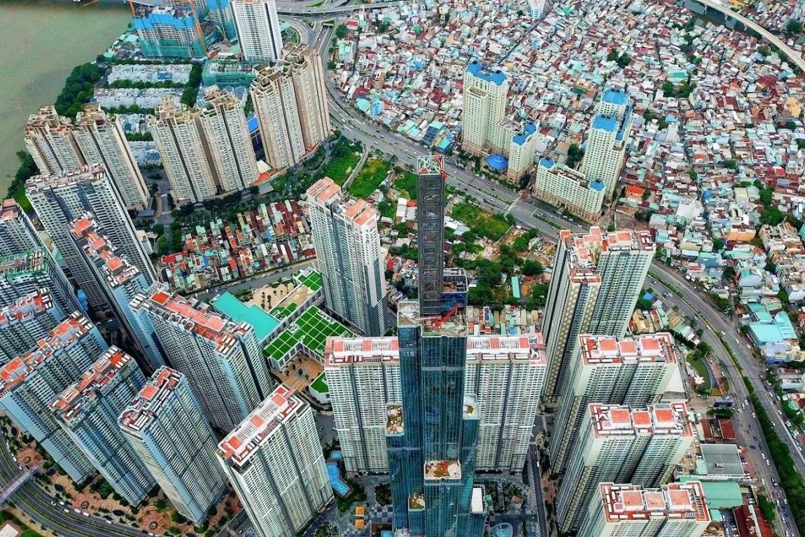 ap-tran-tang-truong-tin-dung-bat-dong-san-lanh-dao-ngan-hang-tinh-cach-ung-pho