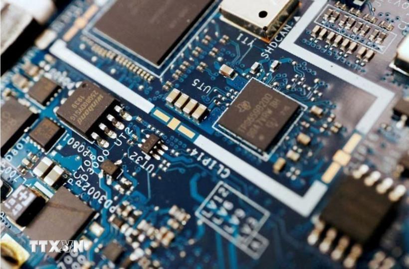 hai-ong-lon-ve-chip-cua-han-quoc-thoat-don-thue-quan-100-cua-my