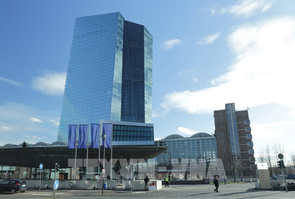 ECB lo ngại tác động suy thoái từ chiến tranh thương mại toàn cầu