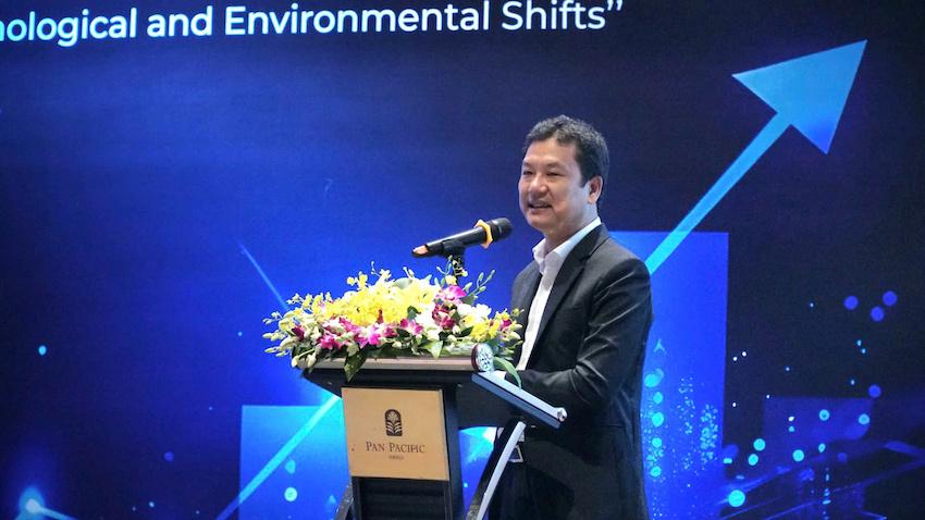ciem-xuat-khau-va-thu-hut-fdi-nam-2025-van-kha-quan