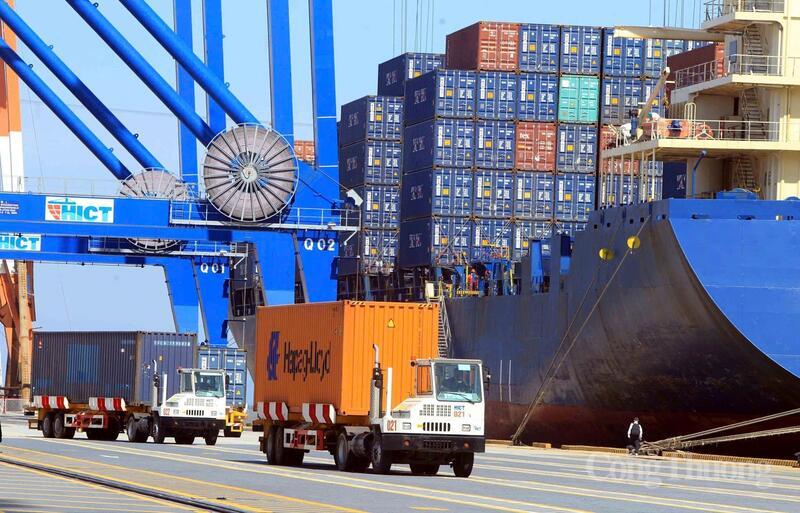 xuat-nhap-khau-khoi-dau-nam-2026-voi-nhieu-tin-hieu-vui