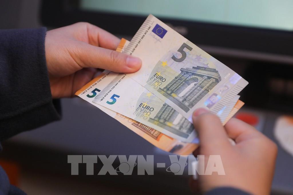 ecb-se-ha-lai-suat-vao-tuan-toi