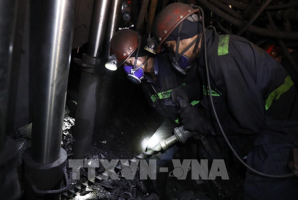 Ngành than dự kiến vượt chỉ tiêu cả năm 2 triệu tấn than