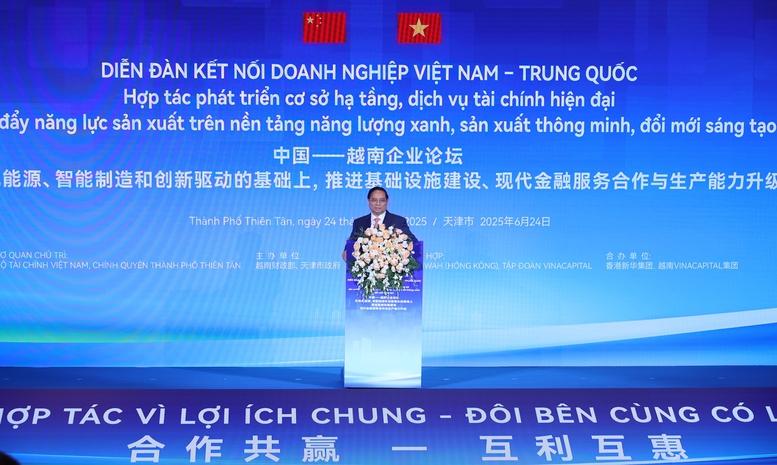 Thủ tướng: Cộng đồng doanh nghiệp là trụ cột quan trọng kết nối kinh tế Việt Nam – Trung Quốc