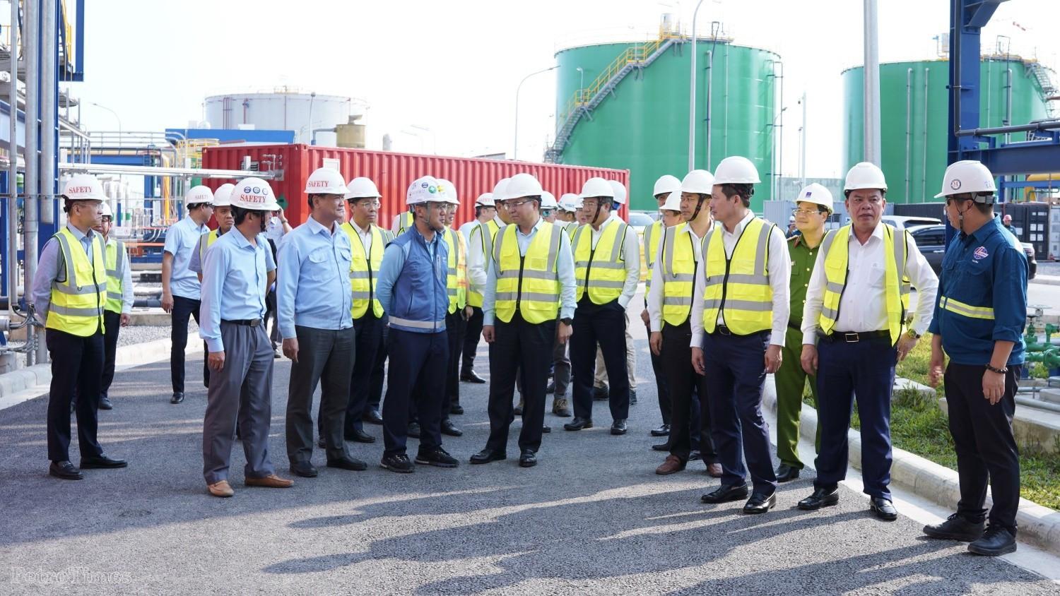 Bứt phá từ hai trụ cột: Củng cố doanh nghiệp Nhà nước, tiếp lửa kinh tế tư nhân
