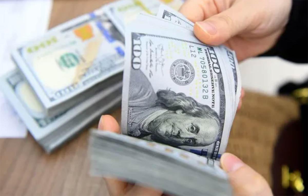 thi-truong-viet-nam-phan-ung-quyet-dinh-cua-fed-gia-usd-ngan-hang-lao-doc