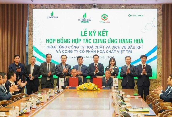 vitrichem-pvchem-cung-ung-hoa-chat-co-ban-cho-du-an-nha-may-loc-hoa-dau-nghi-son