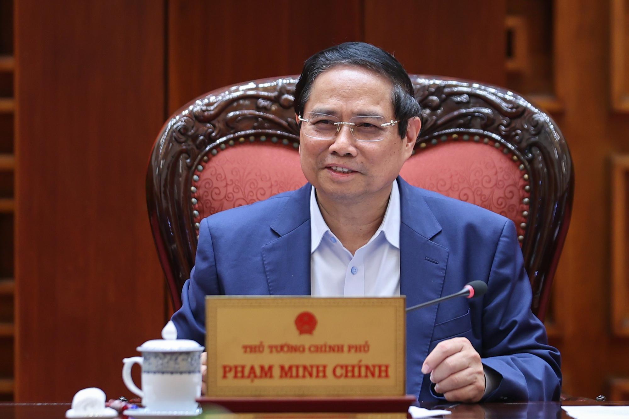 thu-tuong-chu-tri-cuoc-hop-thuong-truc-chinh-phu-ve-kinh-te-xa-hoi