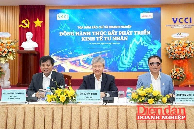 BÁO CHÍ VÀ DOANH NGHIỆP: Đồng hành khích lệ tinh thần khởi nghiệp