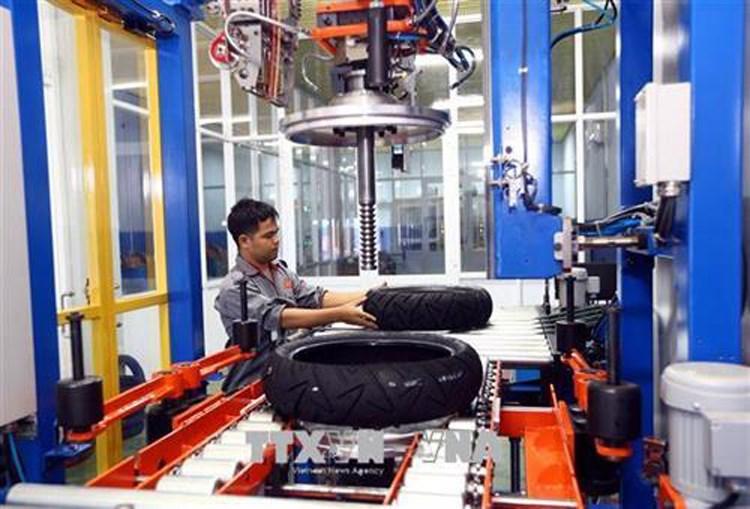 trung-quoc-dua-vao-hoat-dong-day-chuyen-san-xuat-lop-may-bay-dan-dung-quy-mo-dau-tien