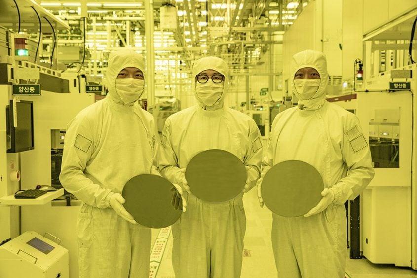 samsung-va-canh-bac-165-ty-usd-voi-tesla