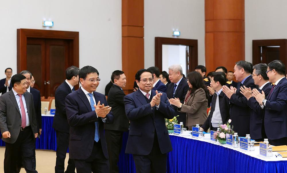 doi-moi-chinh-sach-tai-khoa-tao-cu-hich-kinh-te-va-giu-nhip-tang-truong-ben-vung