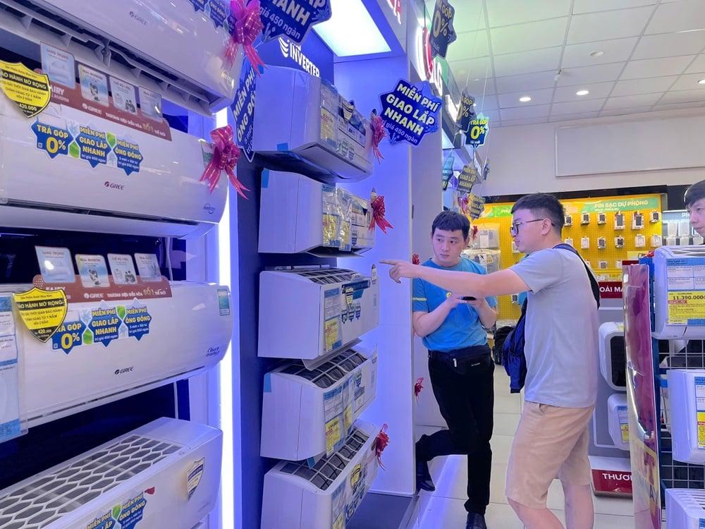 Doanh nghiệp bán lẻ ‘lên hương’